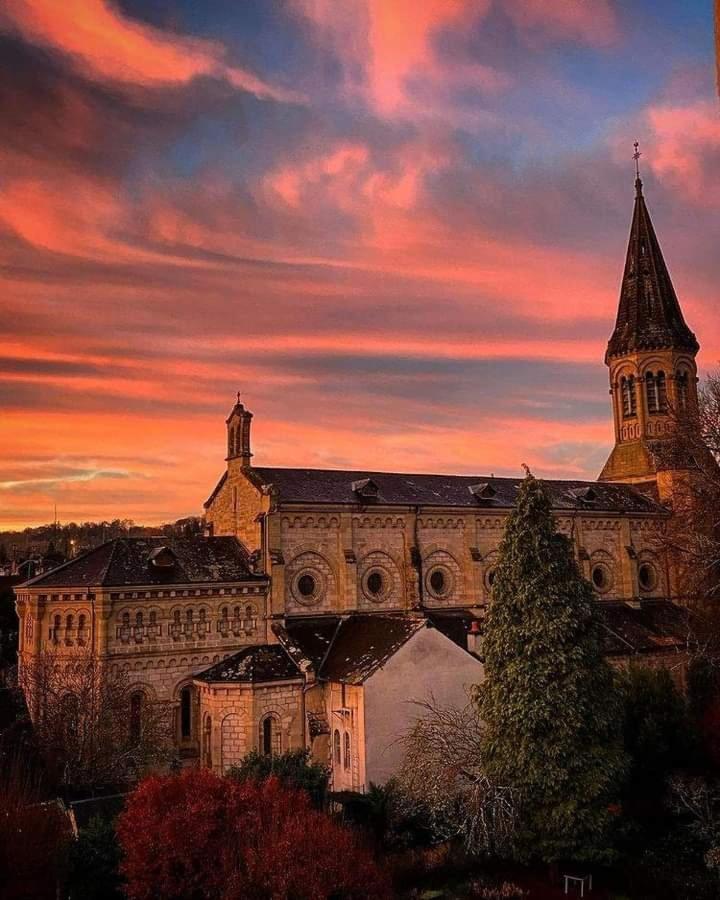 Chambre Climatisee Au Coeur De Brive Avec Televiseur Connecte Wifi Netflix エクステリア 写真
