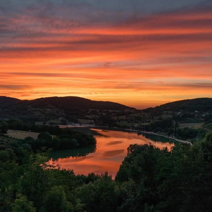 Chambre Climatisee Au Coeur De Brive Avec Televiseur Connecte Wifi Netflix エクステリア 写真