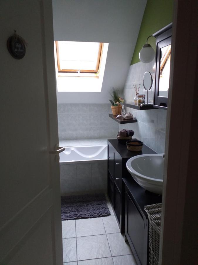 Chambre Climatisee Au Coeur De Brive Avec Televiseur Connecte Wifi Netflix エクステリア 写真